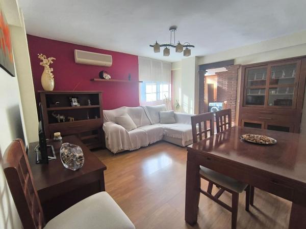 Venta de piso en Piso en Victoria Eugenia, Málaga, Málaga
 photo 2