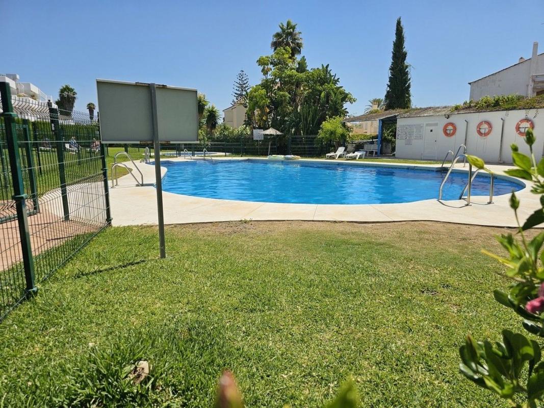 Venta de piso en Piso en Paraiso-Barronal, Estepona, Estepona
photo 2