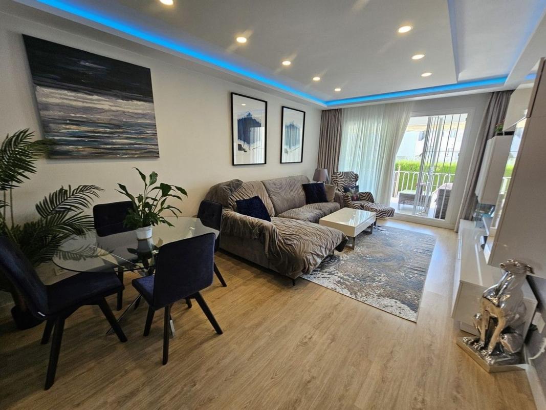 Venta de piso en Piso en Paraiso-Barronal, Estepona, Estepona
photo 3