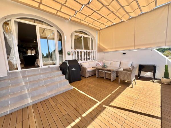Chalet adosado en Zona Centro Comercial Torrequebrada, Benalmádena thumbnail 2
