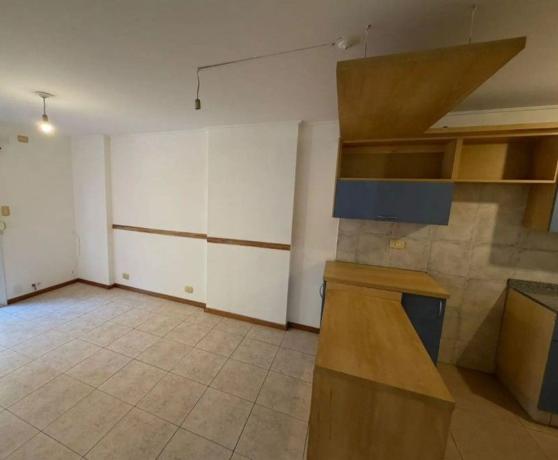 Venta de piso en Piso en Calle Arturo Reyes, Victoria Eugenia, Málaga, Málaga
 photo 2