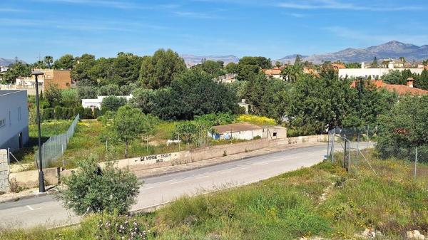 Terreno en Calle Cedro, Los Girasoles, San Vicente del Raspeig thumbnail 1