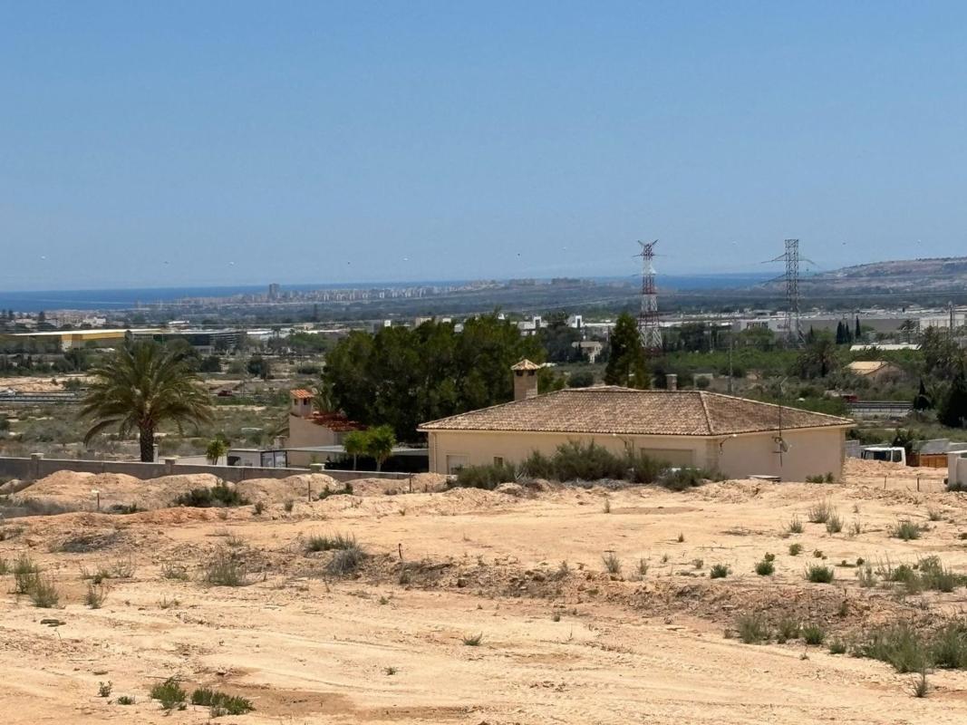 Terreno en venta en Elche / Elx, Alicante photo 1
