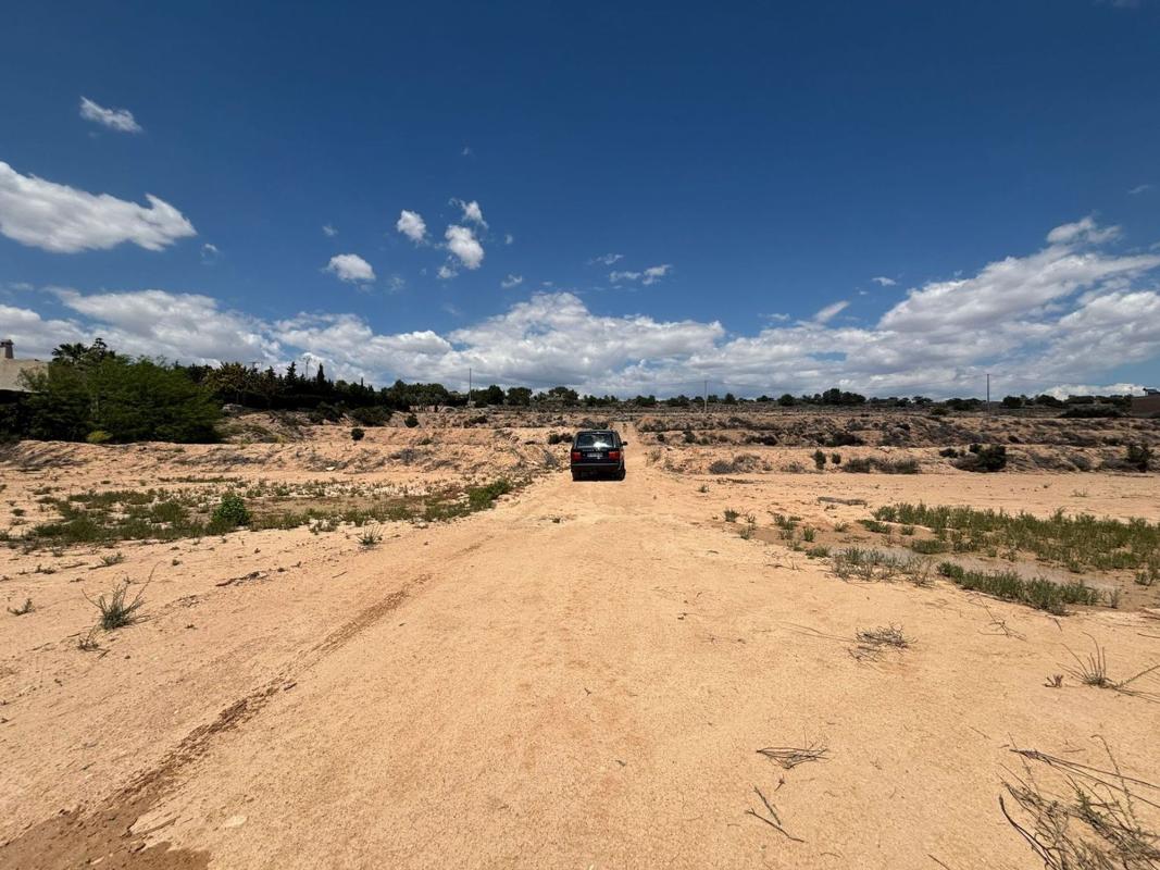 Terreno en venta en Elche / Elx, Alicante photo 4