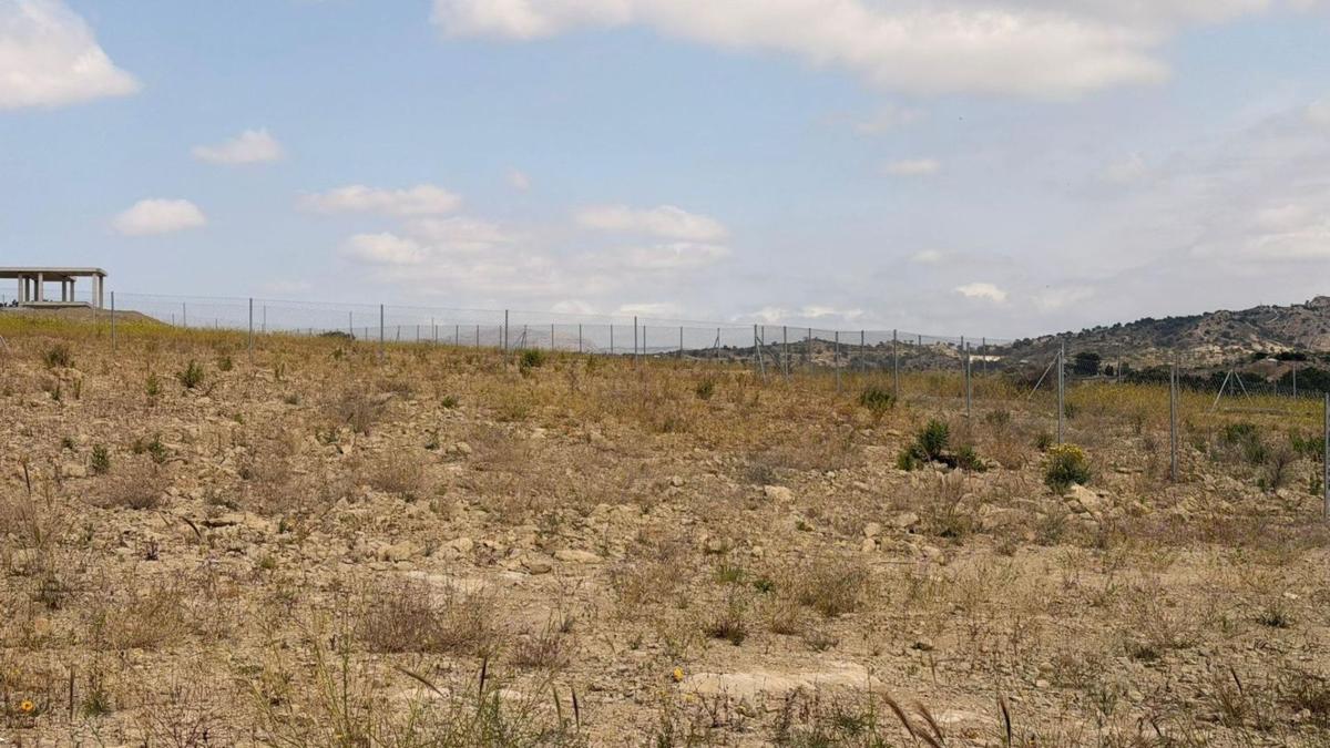 Terreno en venta en Monforte del Cid, Alicante photo 1