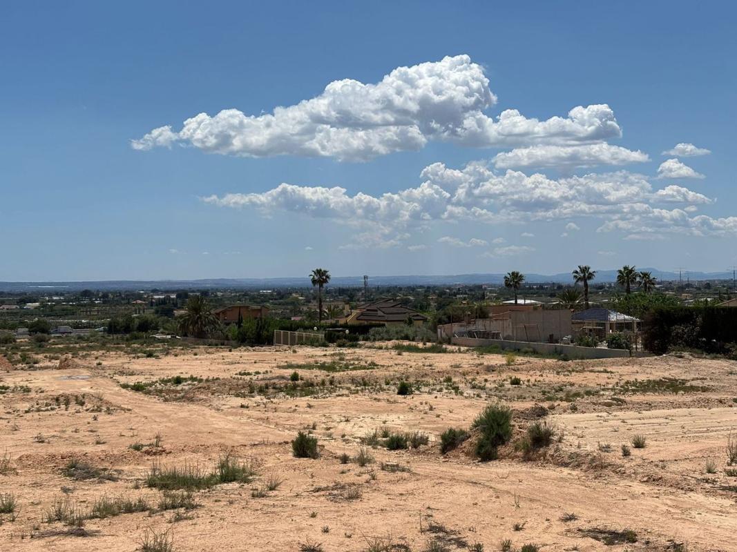 Terreno en venta en Elche / Elx, Alicante photo 1