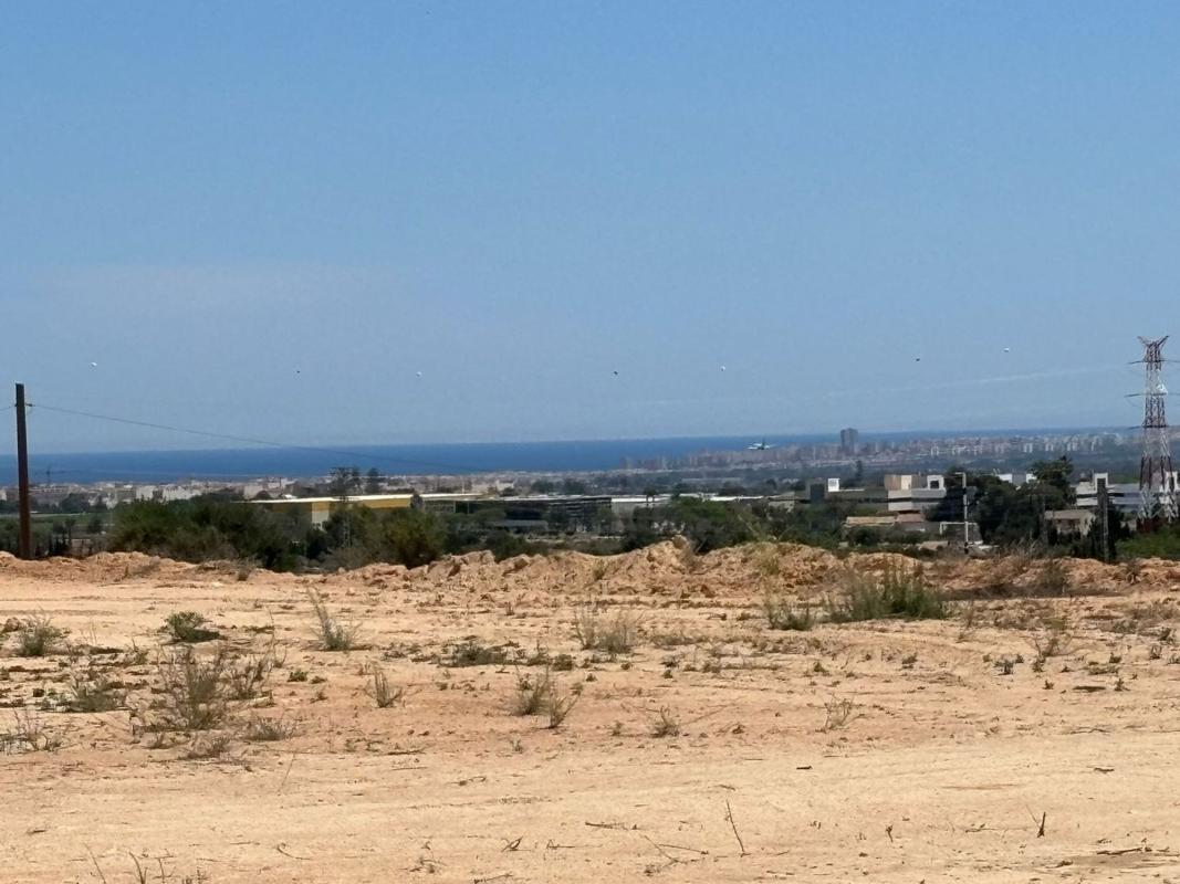 Terreno en venta en Elche / Elx, Alicante photo 2