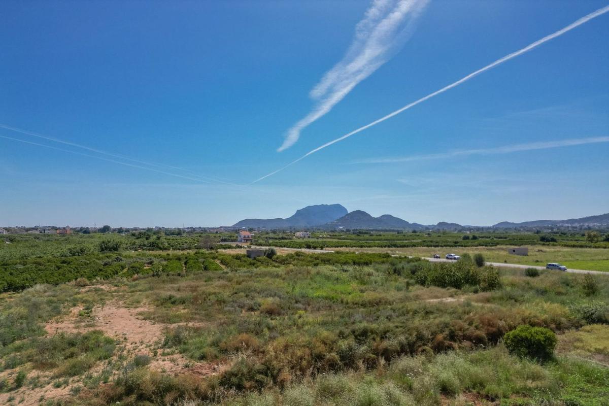 Terreno en venta en Beniarbeig, Alicante photo 2