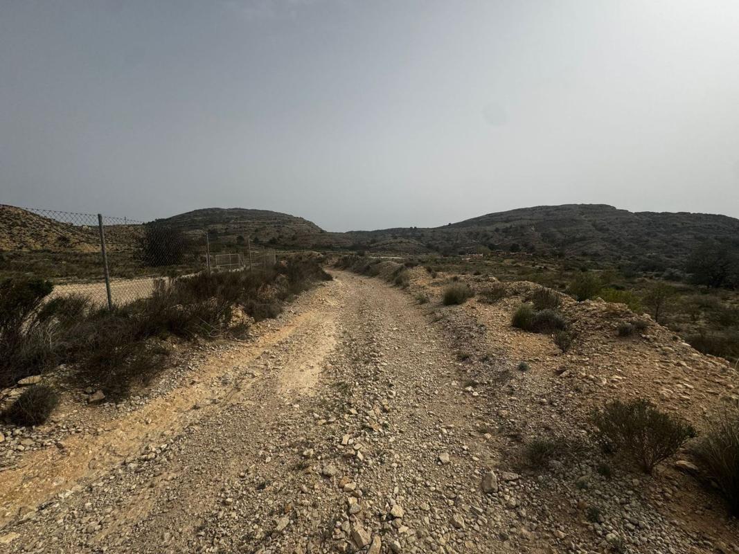 Terreno en venta en Agost, Alicante photo 1
