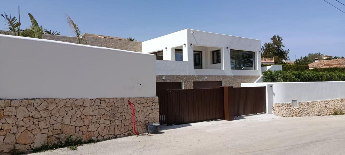 Properties for sale and rent in Spain photo 4