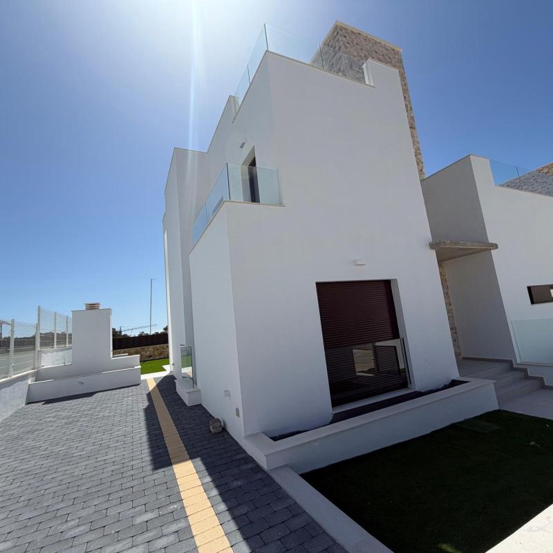 Properties for sale and rent in Spain photo 2