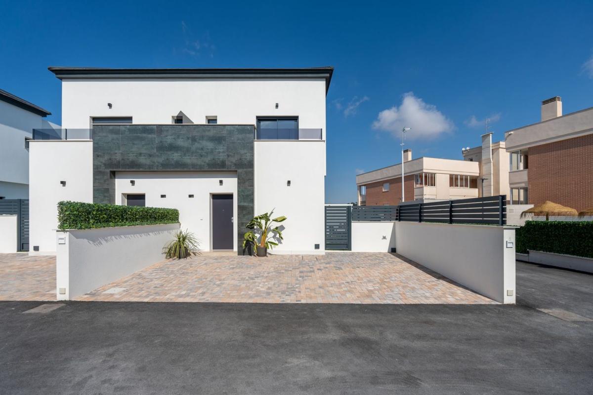 Properties for sale and rent in Spain photo 3