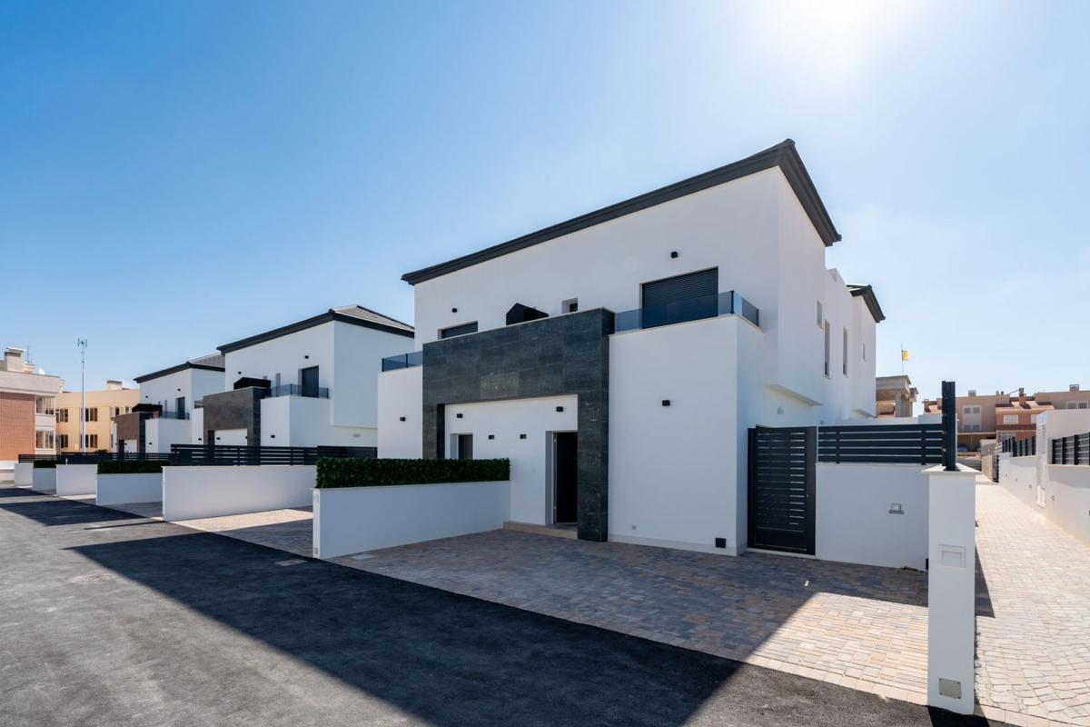 Properties for sale and rent in Spain photo 4