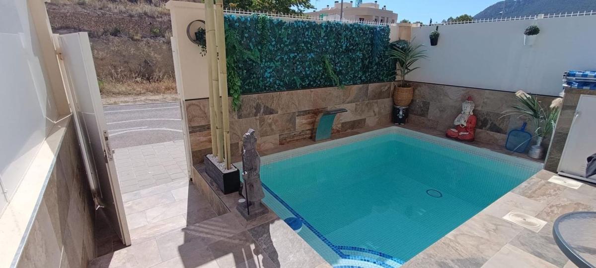 Propiedades en venta y alquiler en España photo 1