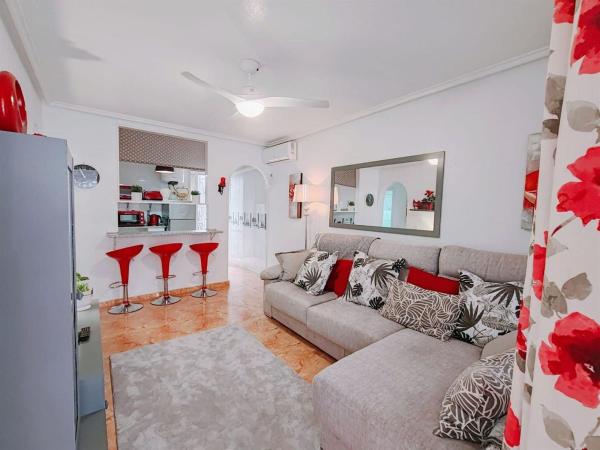 Independent chalet for sale in Casa o chalet en Calle Río Támesis, La Siesta - El Salado - Torreta, Torrevieja, Torrevieja
 photo 1