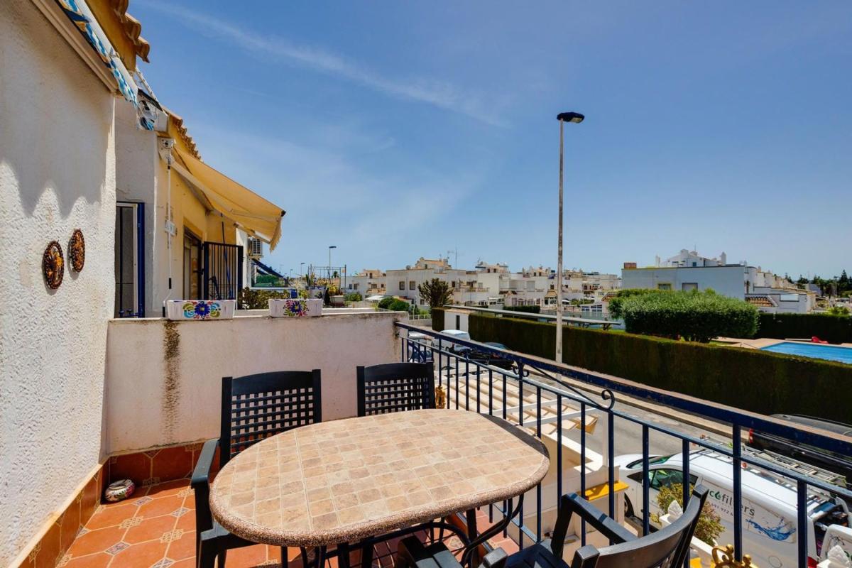 Sale of independent chalet in Casa o chalet en Calle Otelo, La Siesta - El Salado - Torreta, Torrevieja, Torrevieja
 photo 4