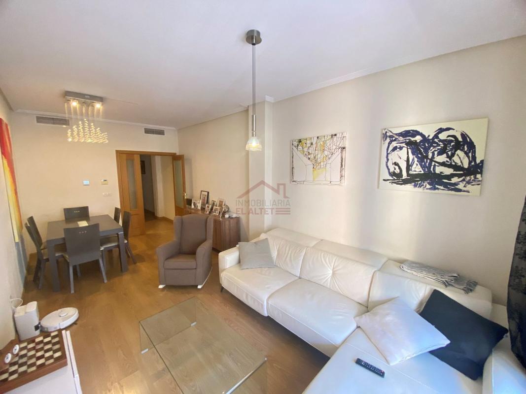 Venta de piso en Piso en Calle del Mar, El Altet - Balsares, Elche / Elx, Elche / Elx
photo 1