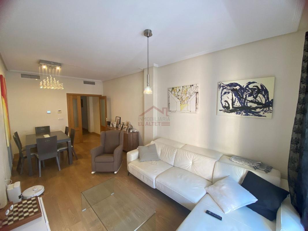 Venta de piso en Piso en Calle del Mar, El Altet - Balsares, Elche / Elx, Elche / Elx
photo 3