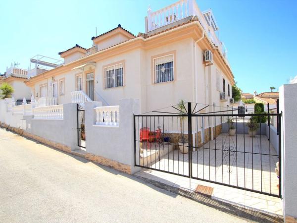 Chalet adosado en Calle Teide, Benijofar photo 1