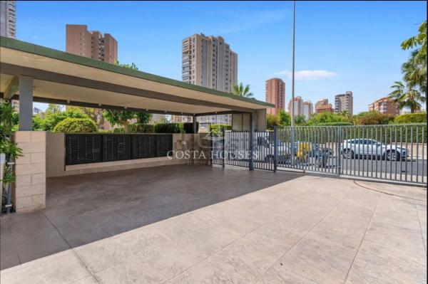 Venta de piso en Piso en Avenida del Municipi, 14, Pueblo Levante, Benidorm, Benidorm
thumbnail 2