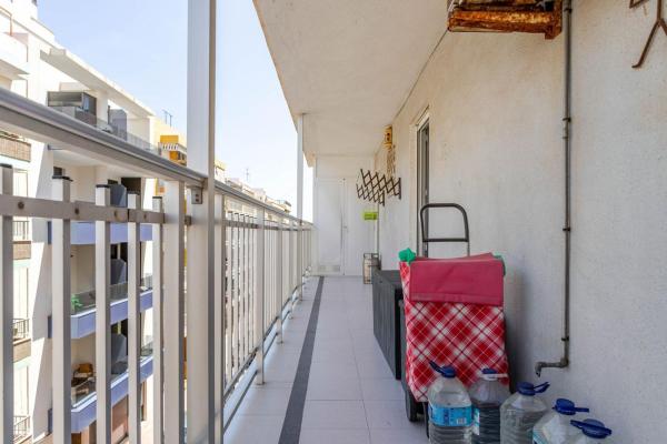 Sale of flat in Piso en Las Piscinas Naturales, Torrevieja, Torrevieja
 photo 3