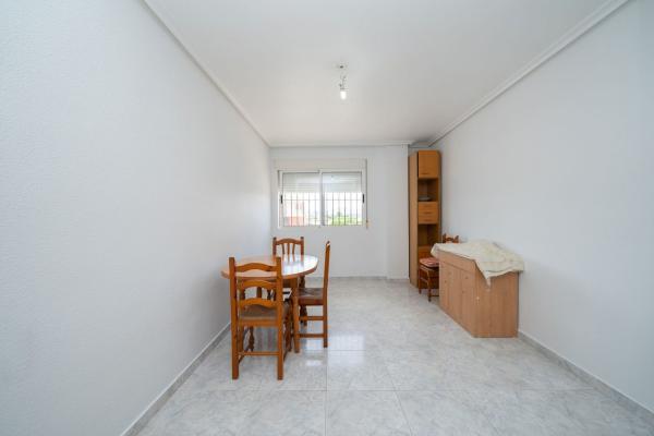 Venta de piso en Piso en Camino de Beniel, Desamparados-Hurchillo-Torremendo, Orihuela, Orihuela
 photo 2