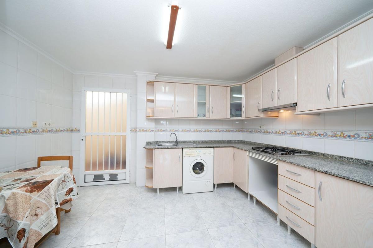 Venta de piso en Piso en Camino de Beniel, Desamparados-Hurchillo-Torremendo, Orihuela, Orihuela
photo 5