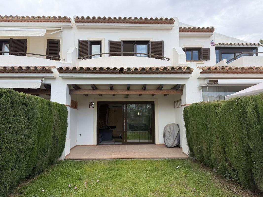 Sprzedaż szeregowego domku w Chalet adosado en Calle Berlin, Golf Bahía, Finestrat , Finestrat photo 2