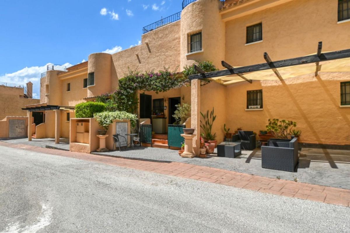 Properties for sale and rent in Spain photo 1