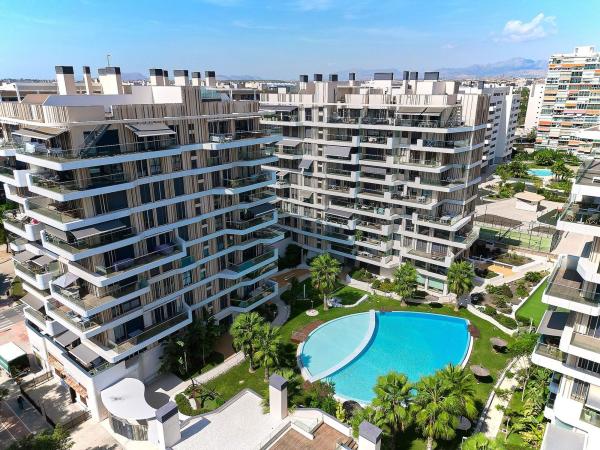 Продажа квартиры на Piso en Avenida Artista Remigio Soler López, 9, PAU 5, Alicante / Alacant, Аликанте / Алакант
 photo 4