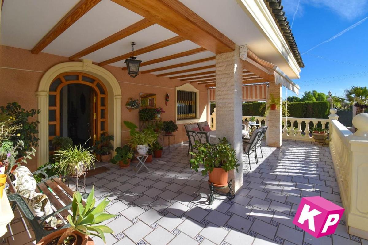 Properties for sale and rent in Spain photo 3