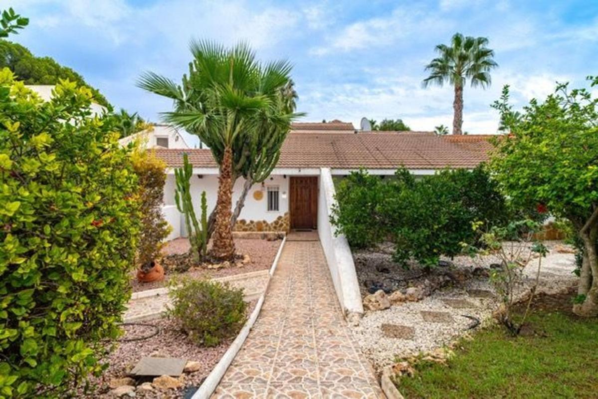 Properties for sale and rent in Spain photo 2