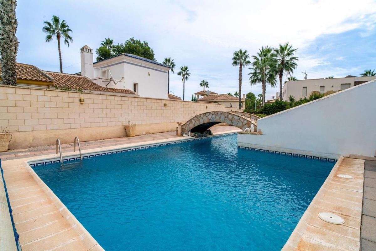 Properties for sale and rent in Spain photo 4