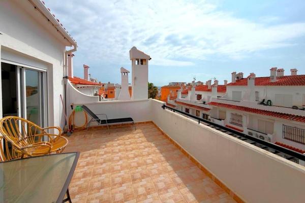 Chalet adosado en Calle Aquiles, 2, Torreblanca, Torrevieja photo 1