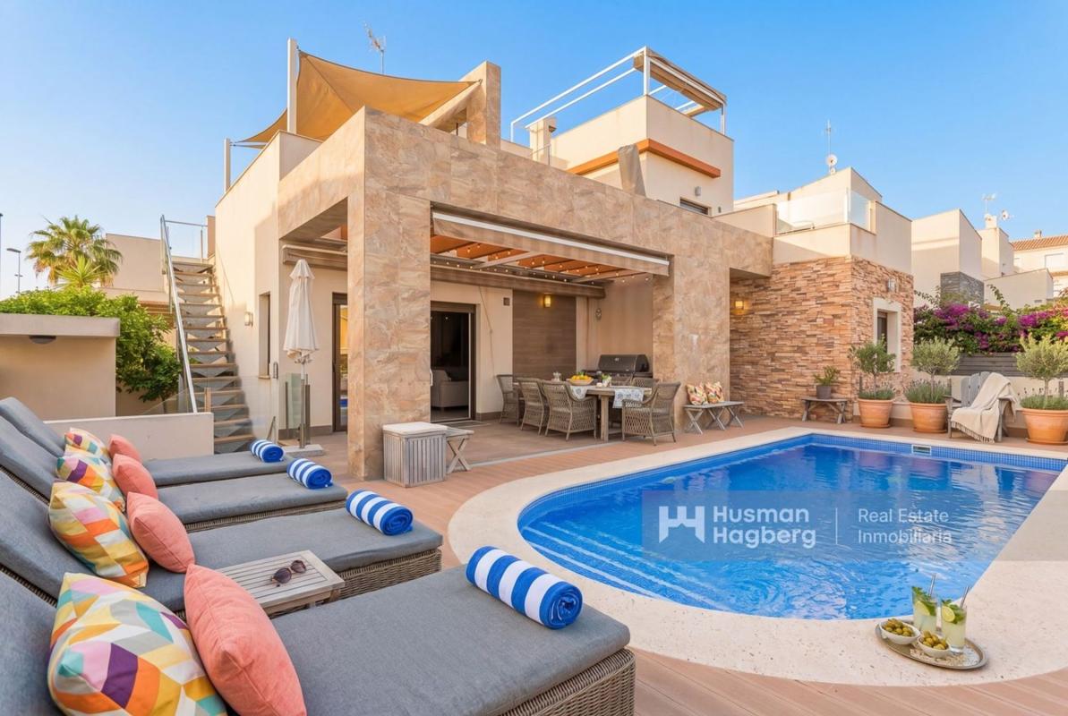 Продажа отдельного шале в Casa o chalet en Calle Marconi, Miramar - Torre del Moro, Torrevieja, Торревьеха photo 1