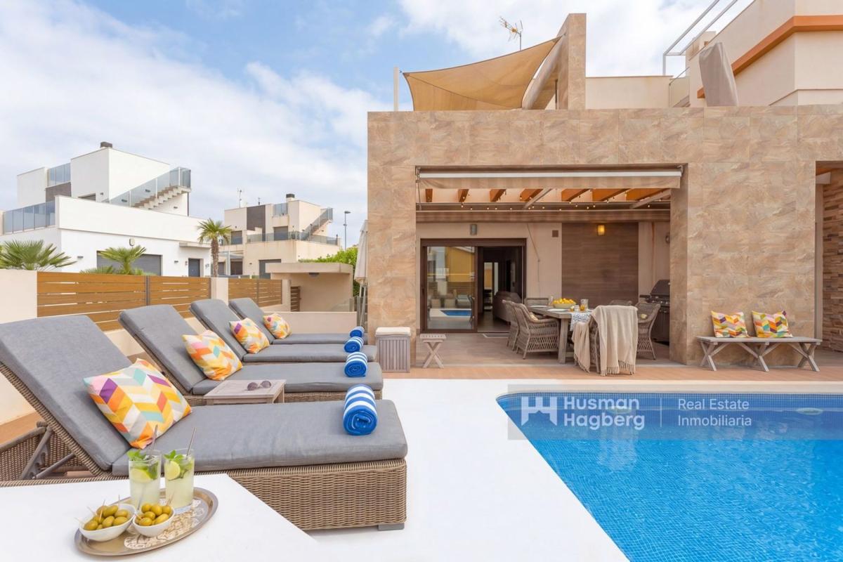 Продажа отдельного шале в Casa o chalet en Calle Marconi, Miramar - Torre del Moro, Torrevieja, Торревьеха photo 2