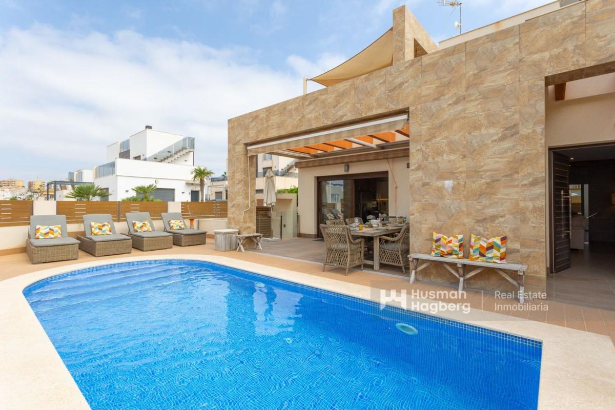 Продажа отдельного шале в Casa o chalet en Calle Marconi, Miramar - Torre del Moro, Torrevieja, Торревьеха photo 3