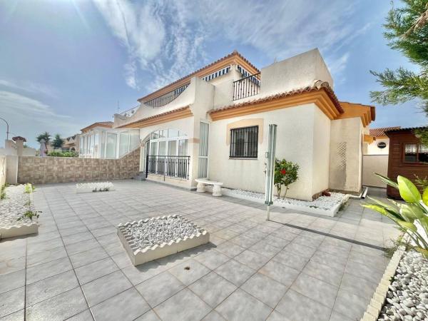 Chalet pareado en Playa Flamenca, Orihuela photo 1