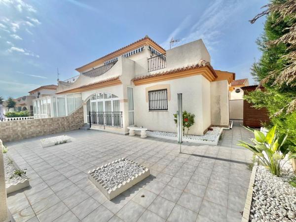 Chalet pareado en Playa Flamenca, Orihuela thumbnail 2