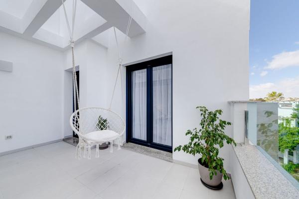 Chalet adosado en Calle Nuez Moscada, Villamartín, Orihuela photo 4