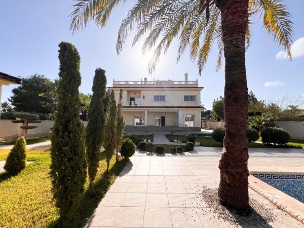 Частный шале на продаже в Casa o chalet en Cabo Roig, Orihuela, Ориуэла thumbnail 2