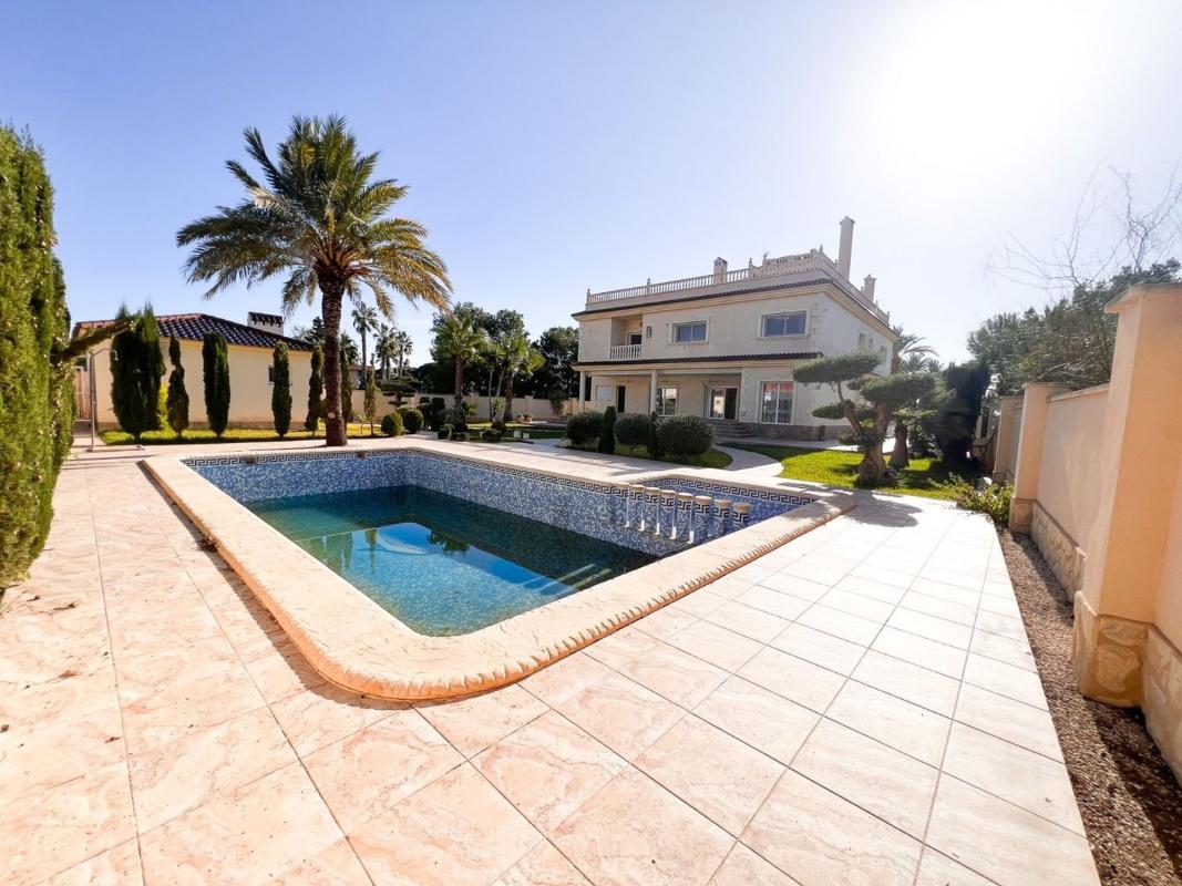 Продажа отдельного шале в  Casa o chalet en Cabo Roig, Orihuela, Ориуэла photo 5