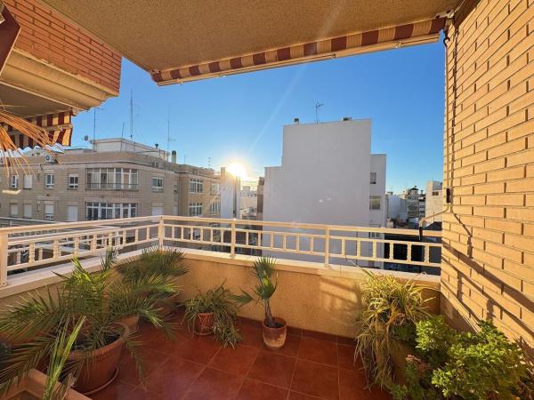 Sale of flat in Piso en Calle San Pablo, Centro - Muelle Pesquero, Torrevieja, Torrevieja
thumbnail 2