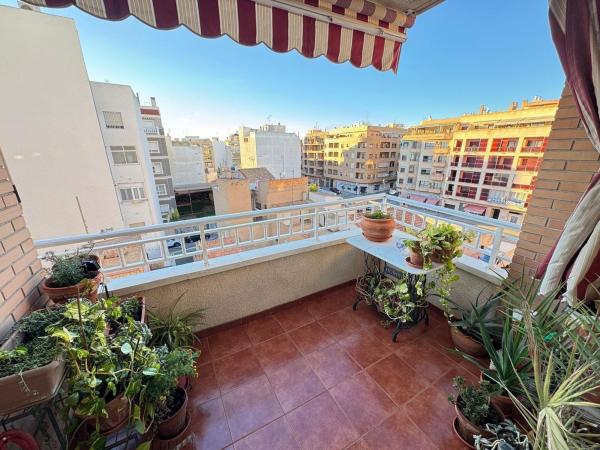 Sale of flat in Piso en Calle San Pablo, Centro - Muelle Pesquero, Torrevieja, Torrevieja
thumbnail 3
