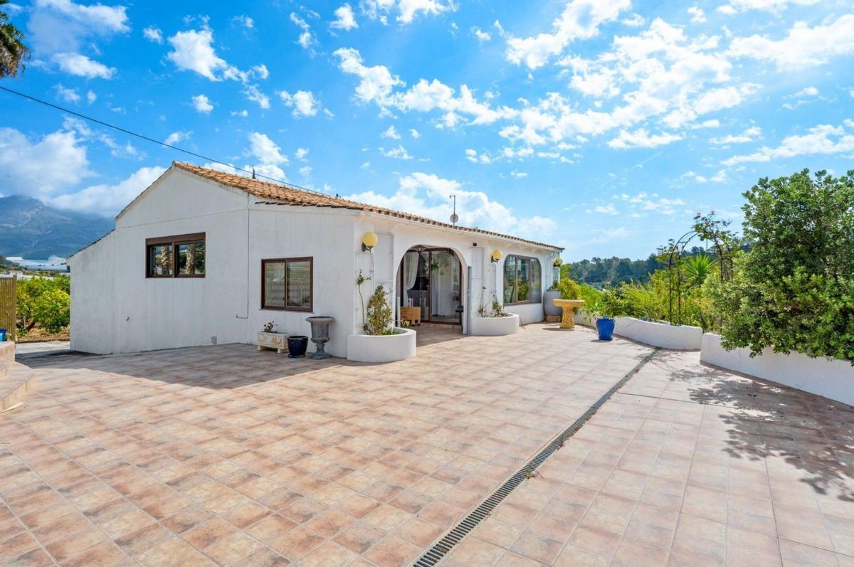 Properties for sale and rent in Spain photo 5