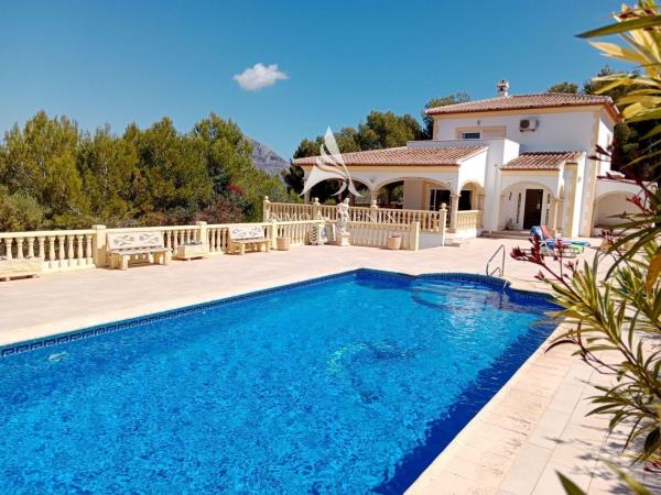 Chalet independiente en venta en Casa o chalet en La Lluca - La Tarraula, Jávea/Xàbia, Jávea/Xàbia
photo 1