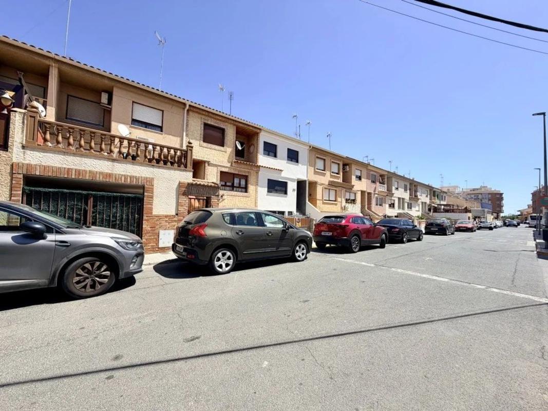 Properties for sale and rent in Spain photo 2