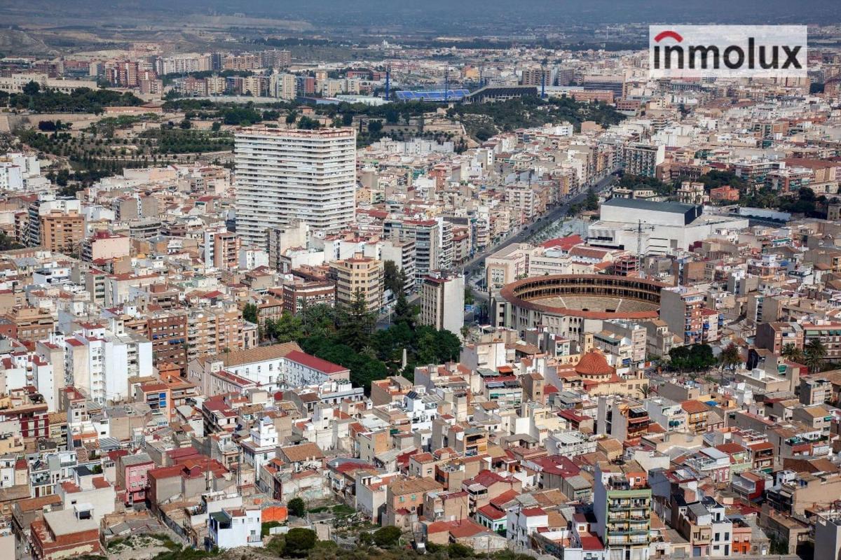 Venta de piso en Piso en Calle València, Carolinas Bajas, Alicante / Alacant, Alicante / Alacant
 photo 2
