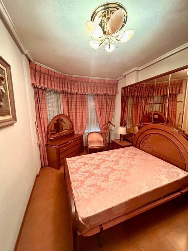 Продажа квартиры на Piso en Plaza Miguel Hernández, Centro - Muelle Pesquero, Torrevieja, Торревьеха
photo 1