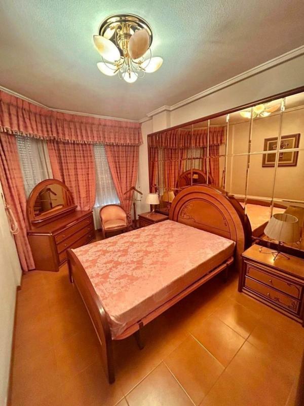 Продажа квартиры на Piso en Plaza Miguel Hernández, Centro - Muelle Pesquero, Torrevieja, Торревьеха
photo 2